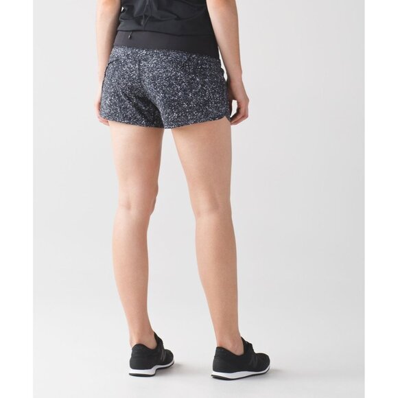 LULULEMON Run Times Short 4” WOMENS SZ 4 Mini Splatter White Black MEDIUM RISE - Picture 9 of 9
